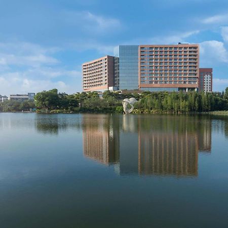Doubletree By Hilton Hotel Guangzhou-Science City-Free Shuttle Bus To Canton Fair Complex And Dining Offer Exteriör bild
